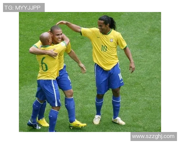 每天与不同足球明星亲密接触，感受他们的训练与生活魅力